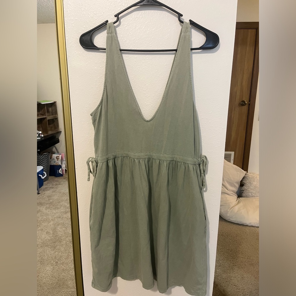 Size Medium Green Summer Dress!